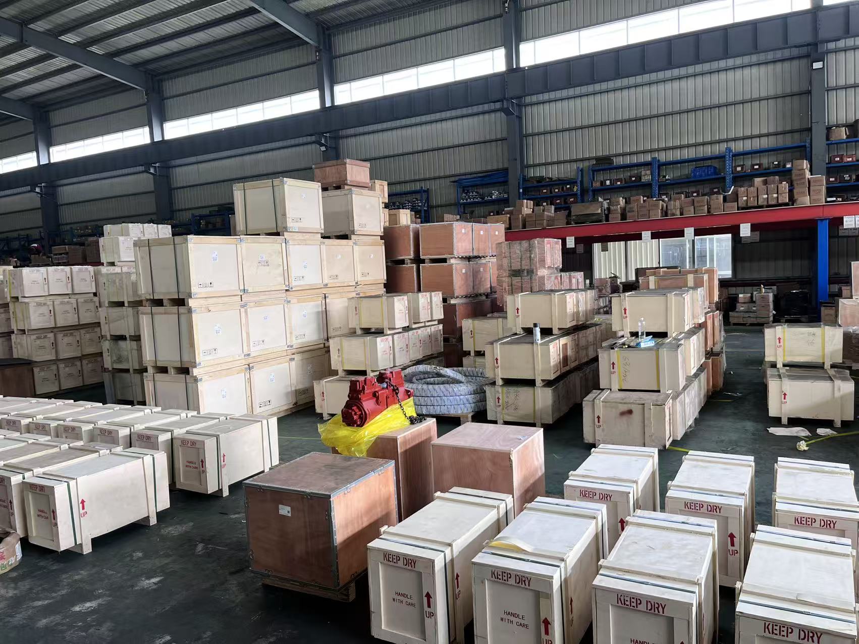 Wholesale excavator parts packed in wooden export cases