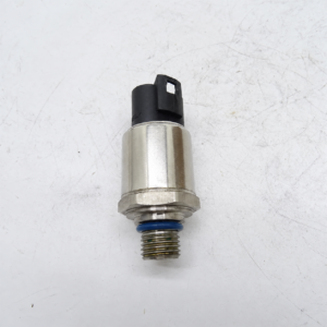 Oil Pressure Sensor VOE17202581 17202581 for Volvo