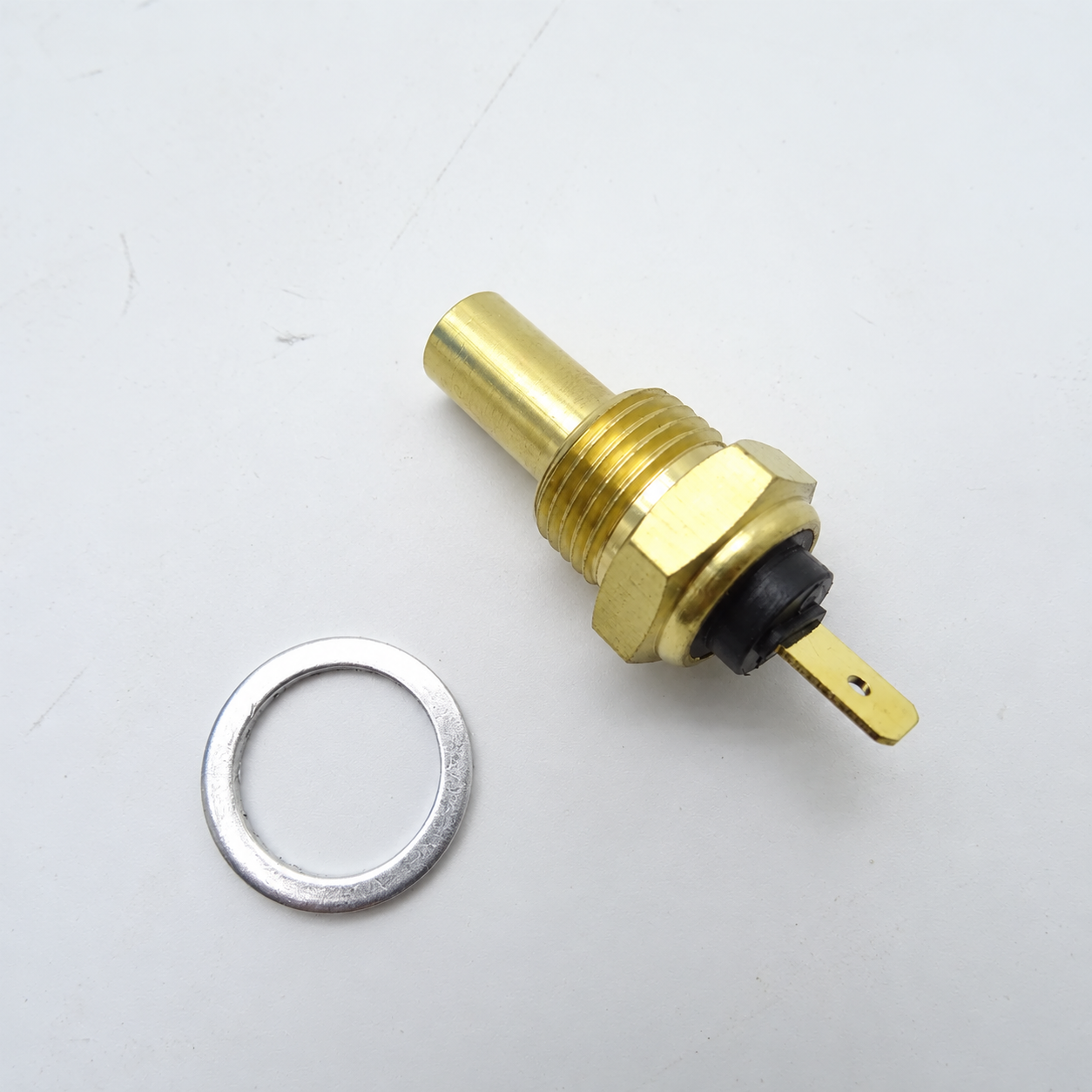1877731M92 K952332 Water Temperature Sender Sensor Switch for Massey