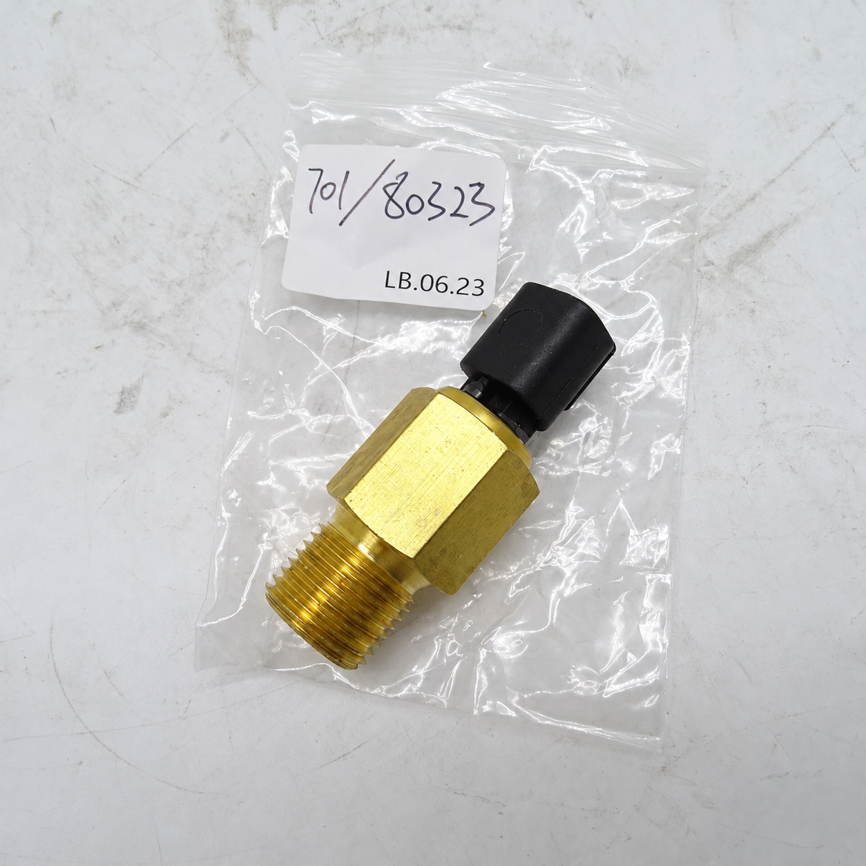 701-80323 Water Temperature Sensor for 3CX 4CX Construction Machinery Parts 70180323
